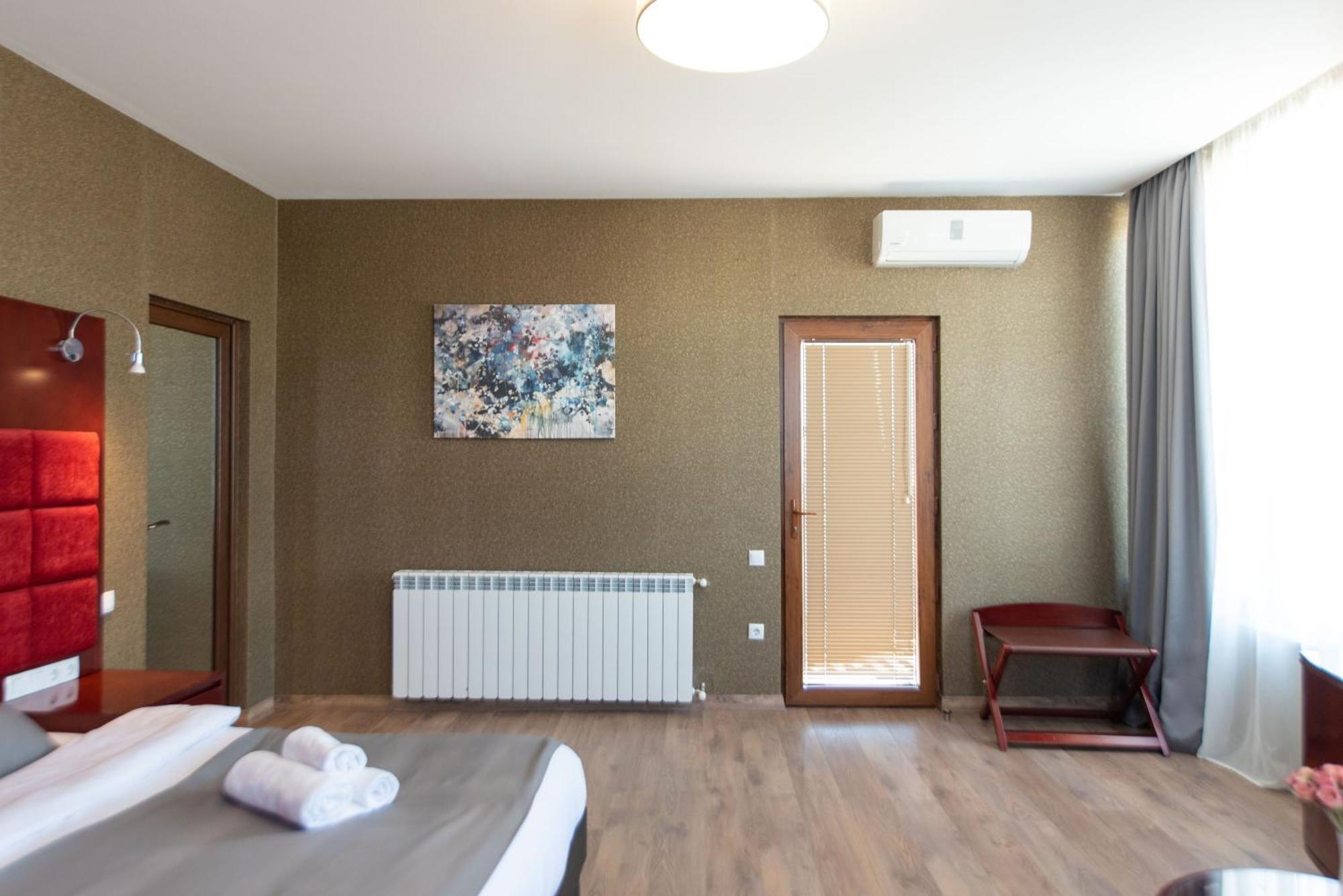 Kraveli Hotel Tbilisi Eksteriør billede