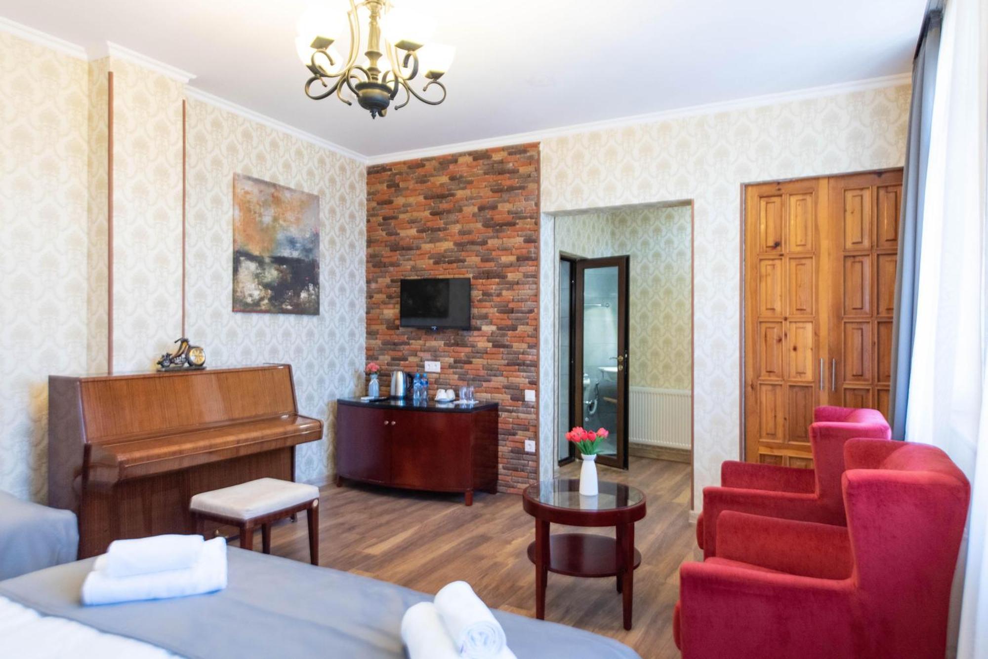 Kraveli Hotel Tbilisi Eksteriør billede
