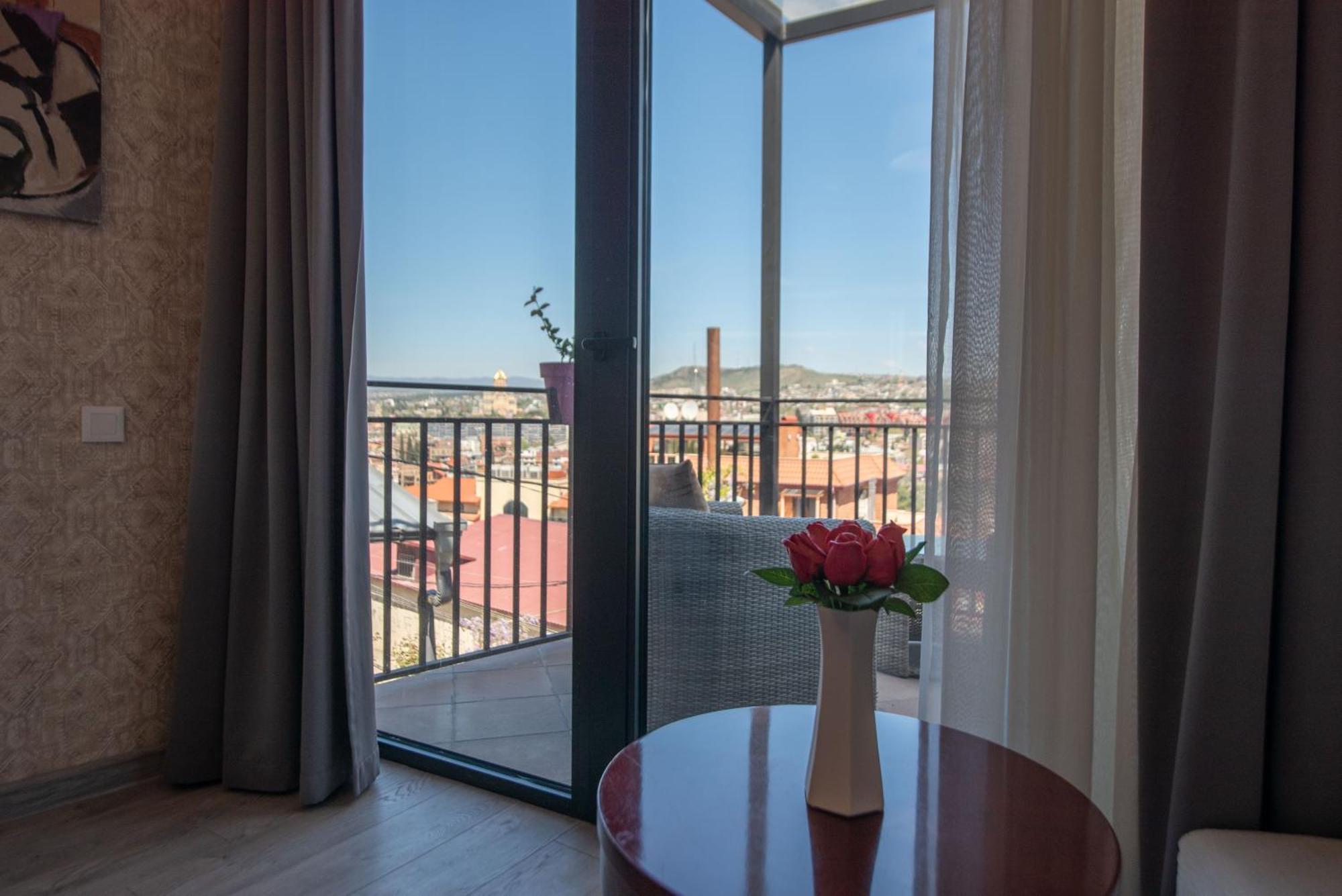 Kraveli Hotel Tbilisi Eksteriør billede