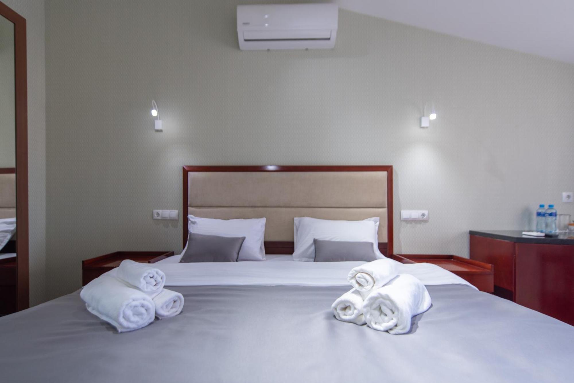 Kraveli Hotel Tbilisi Eksteriør billede