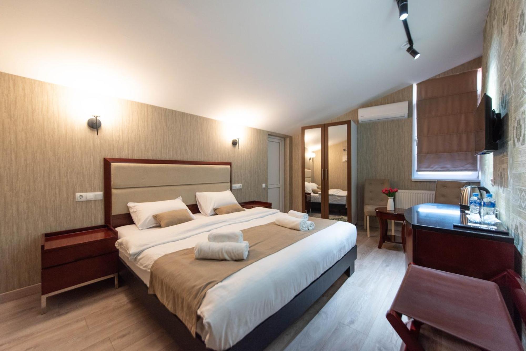 Kraveli Hotel Tbilisi Eksteriør billede