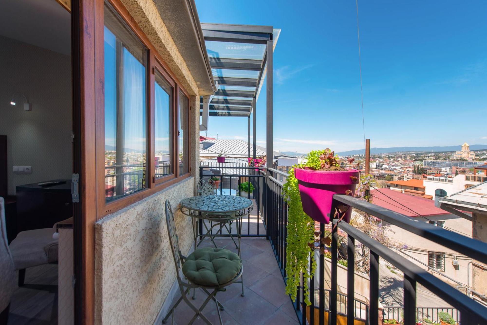 Kraveli Hotel Tbilisi Eksteriør billede