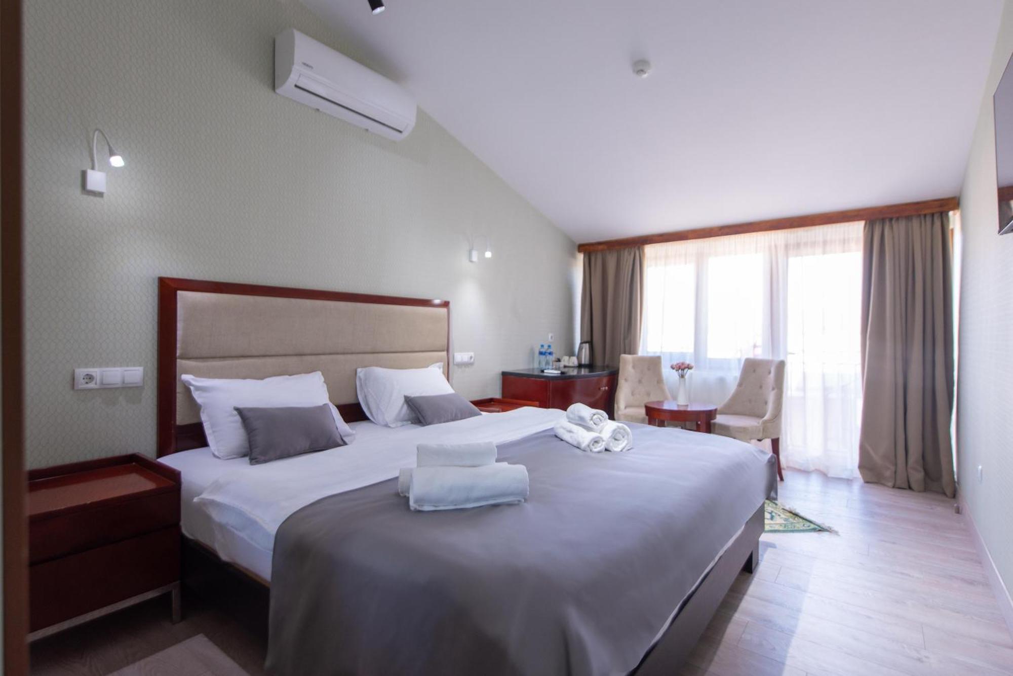 Kraveli Hotel Tbilisi Eksteriør billede
